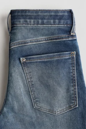 Relaxed Tapered Fit Jeans